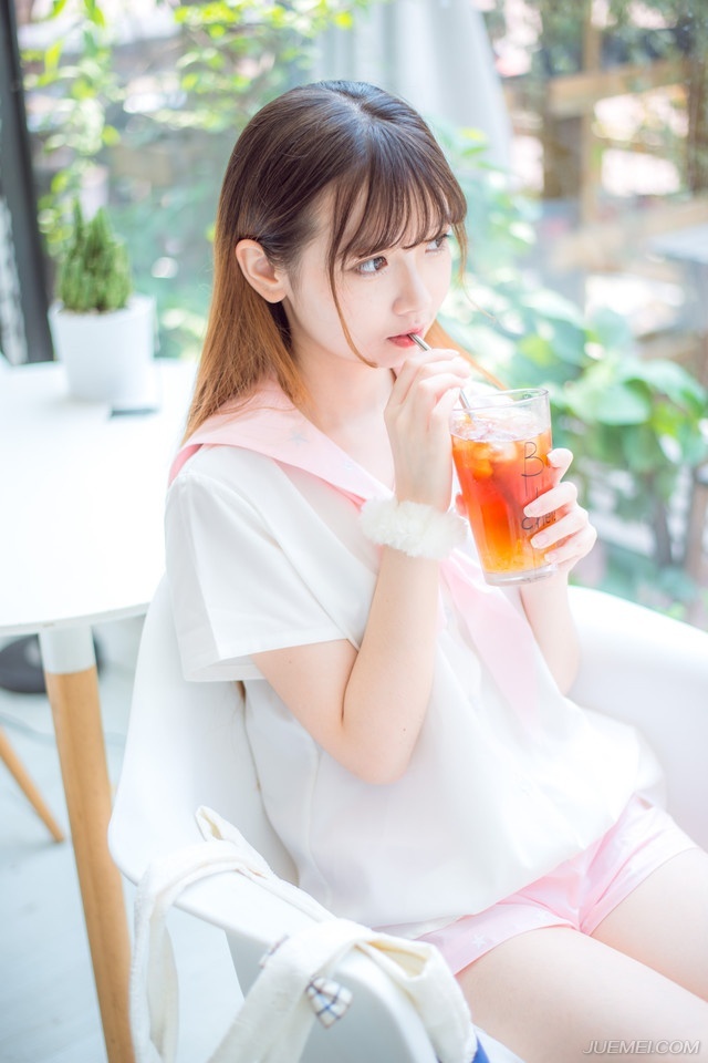 真正的价值并不在人生的舞台上，而在我们扮演的角色中。
